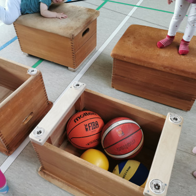 Kinderturnen in der Halle
